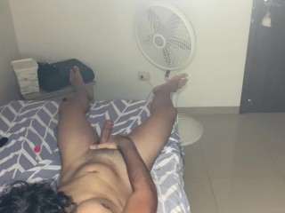 Me hago una paja despu&eacute;s de clase